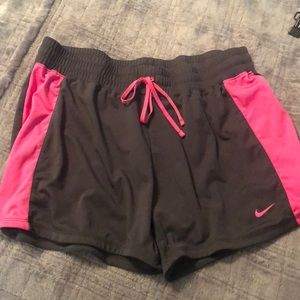 Women’s Nike shorts size L